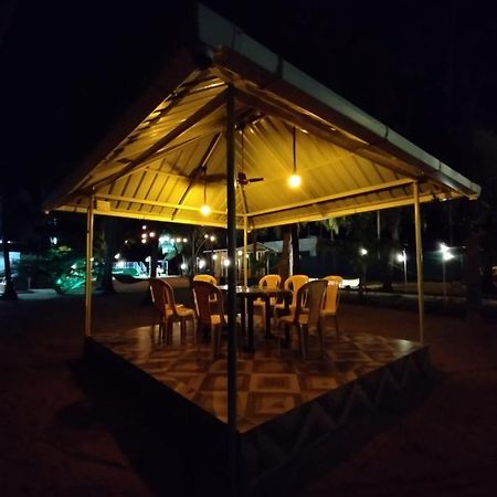 Hangout Kalyānpur Exteriér fotografie