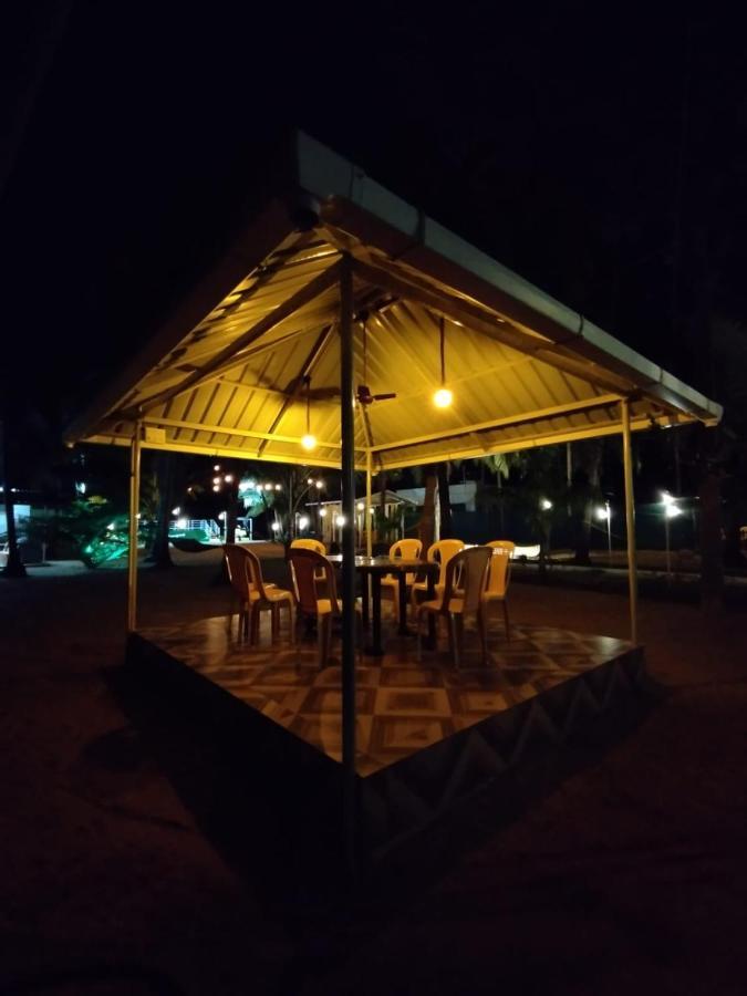Hangout Kalyānpur Exteriér fotografie