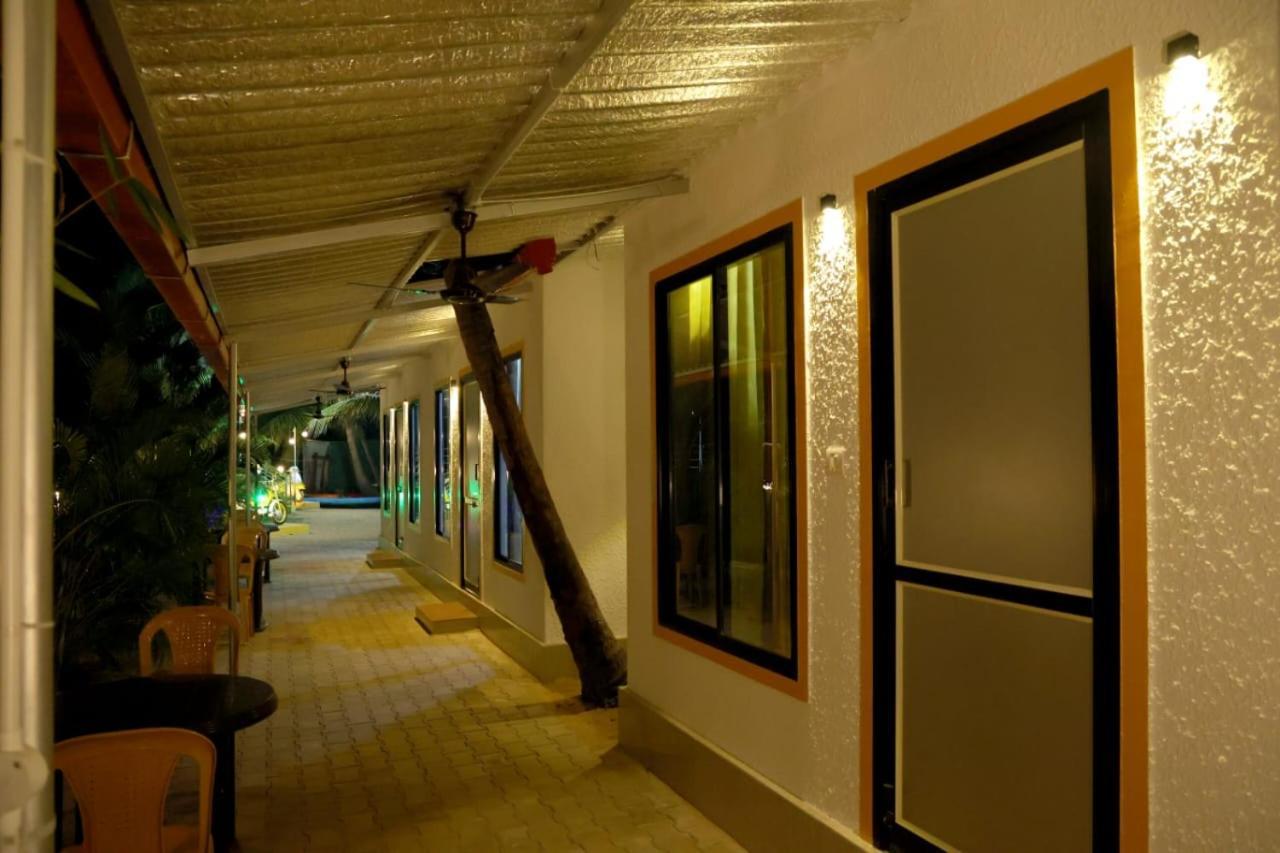 Hangout Kalyānpur Exteriér fotografie